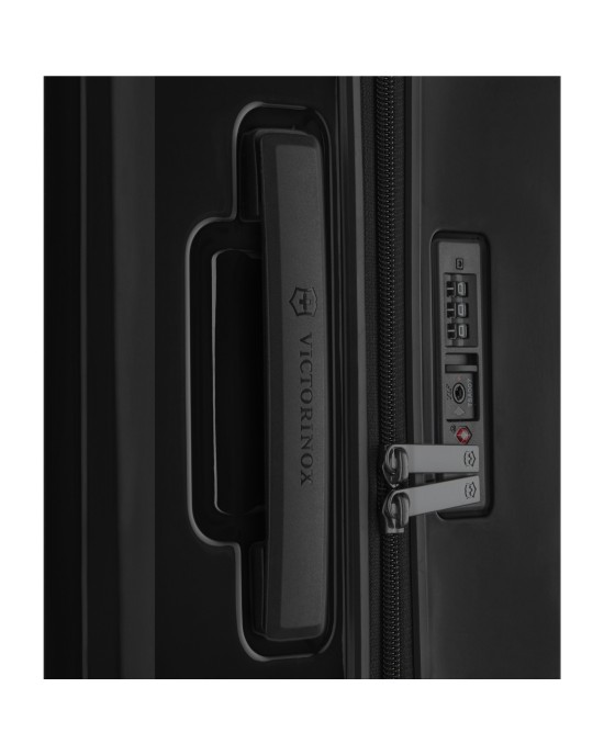 Airox Medium Hardside Case